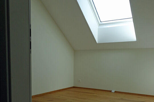 Rosenweg 2 DG Whg 4-5 Zimmer Ki-Zi 2025-002.jpg